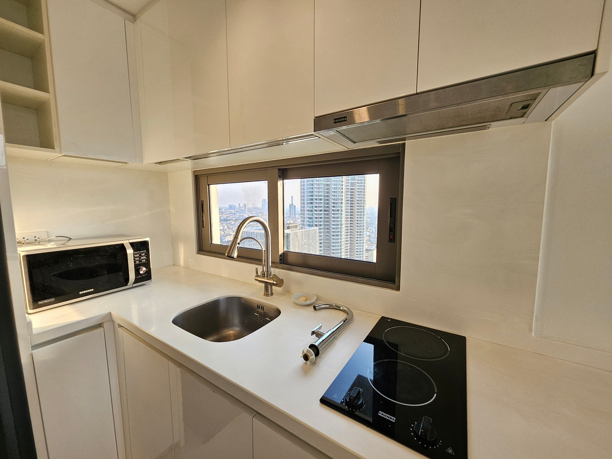 ให้เช่าคอนโดสาทร นราธิวาส : WFH แบบฟินๆ วิวเมืองสาทรแบบ Unblocked! Nara 9 ใกล้ BTS เพียงเอื้อมมือ 🚆