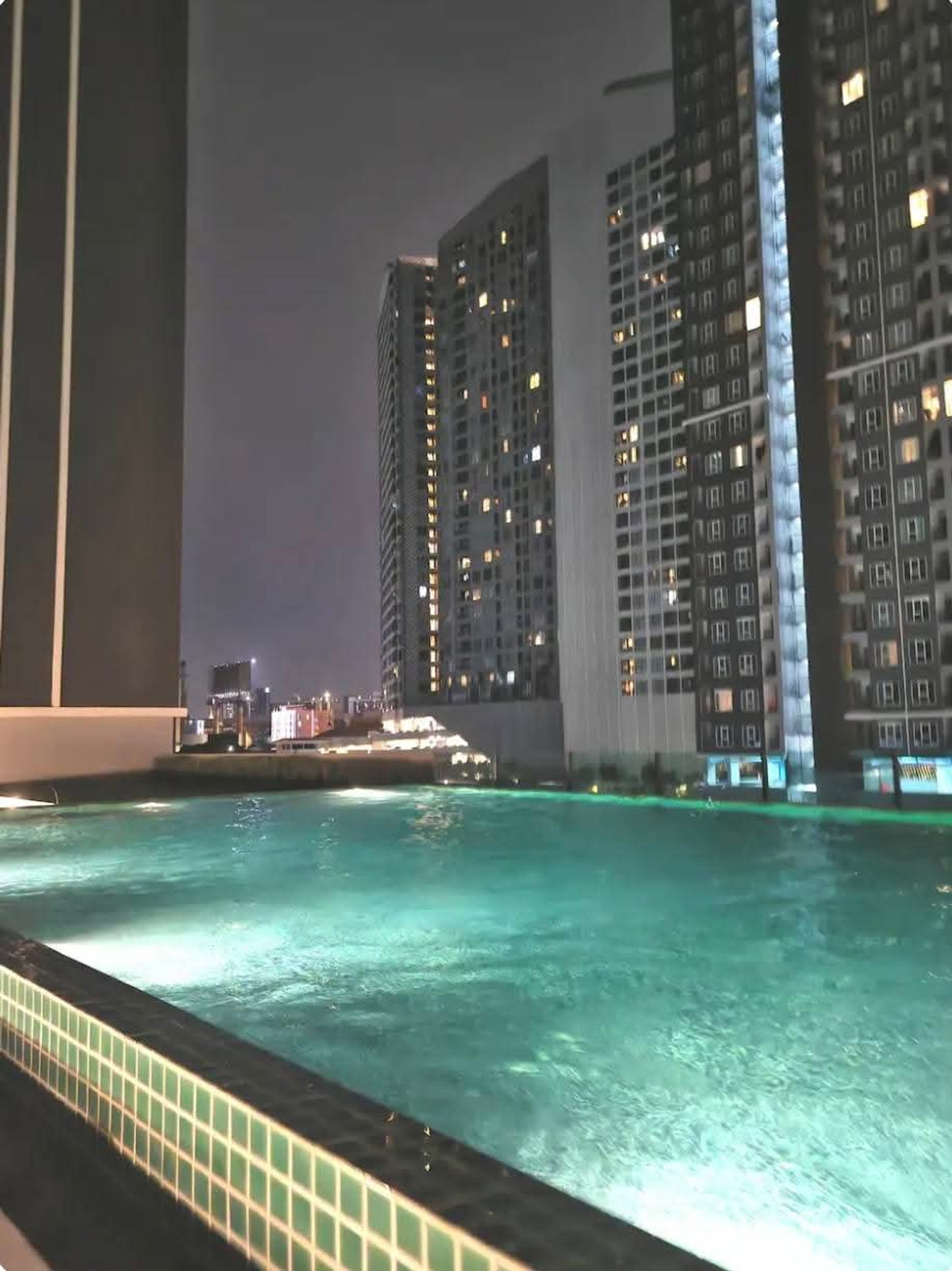 ให้เช่าคอนโดบางนา แบริ่ง ลาซาล : ให้เช่าคอนโด Regent Home Bangna BTS Bangna 350 เมตร เฟอร์ครบ พร้อมอยู่