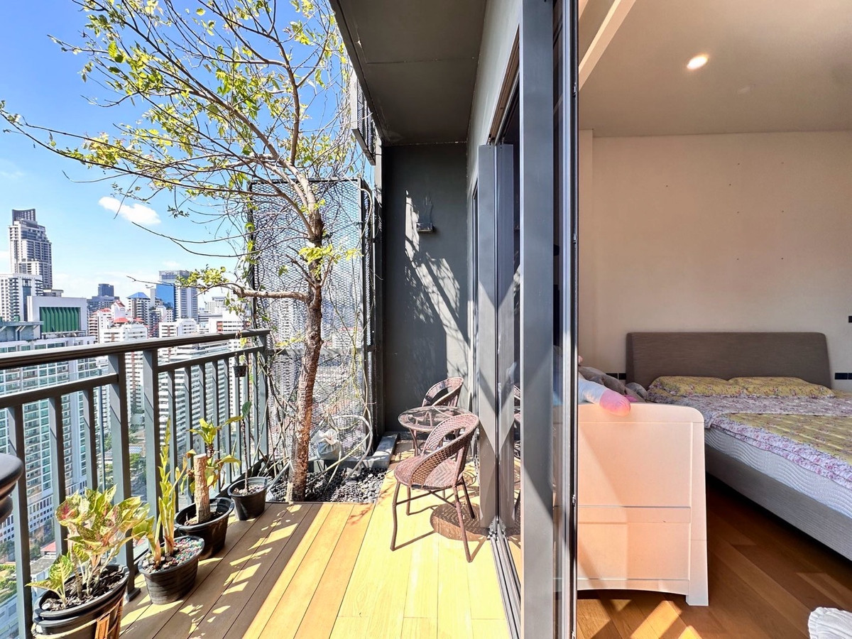 For RentCondoSukhumvit, Asoke, Thonglor : 3 bedrooms, Siamese Exclusive 31, 21st floor, ready to move in.