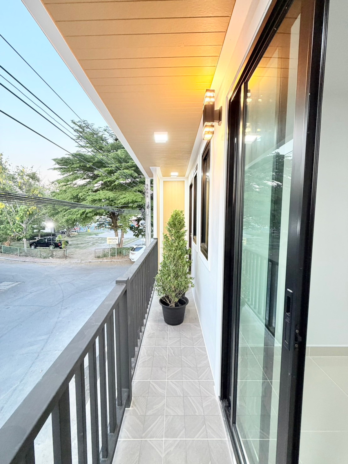 ขายนนทบุรี บางใหญ่ บางบัวทอง : ขายบ้านแฝด พฤกษา 14A หลังมุมติดสวน 53.3 ตร.ว. 5 นอน ครัวกว้าง ฟรีโอน