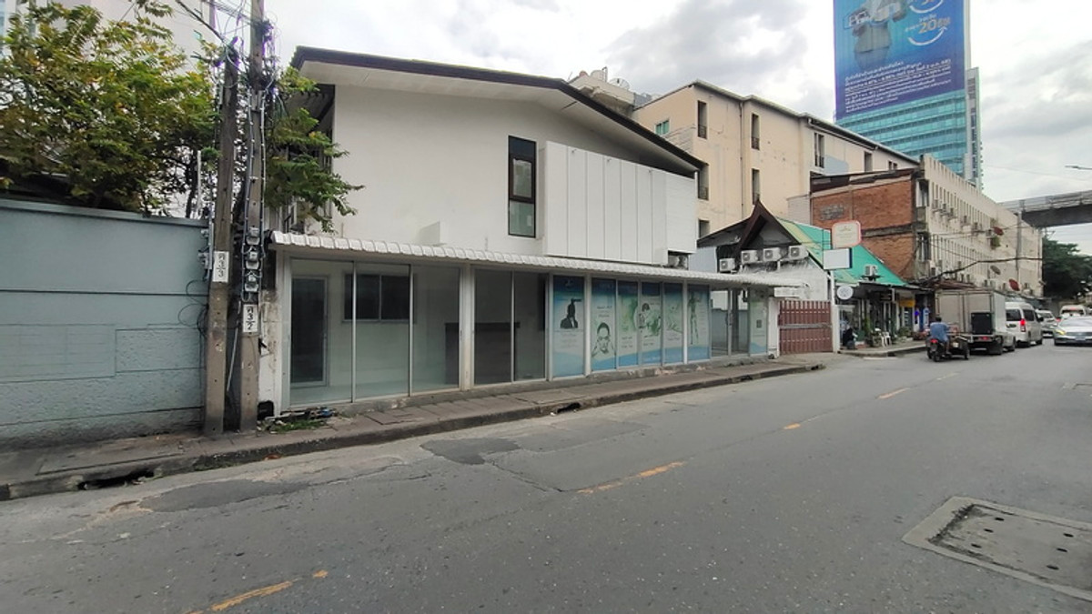 ให้เช่าบ้านสุขุมวิท อโศก ทองหล่อ : ให้เช่าพื้นที่พาณิชย์ 140 ตารางวา ใกล้ BTS เพลินจิต 250 เมตร