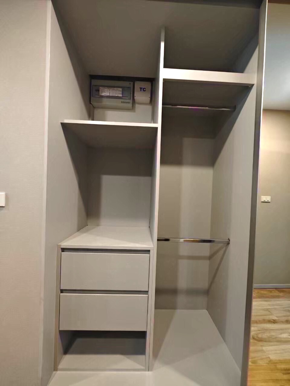 For RentCondoSathorn, Narathiwat : 🎯Blossom Condo @ Sathorn - Charoenrat🔥🔥Beautiful room, fully furnished, in the heart of the city, ready to move in. I like coming to talk at work (T01485)