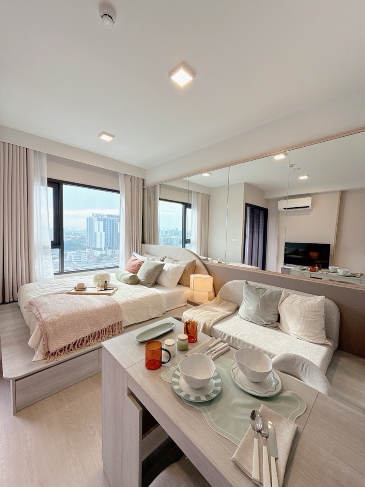 For SaleCondoKasetsart, Ratchayothin : 𝐂𝐎𝐁𝐄 Kaset Sripatum 𝐅𝐑𝐄𝐄 down payment 𝐎 baht, installments 𝟗,𝟓𝟎𝟎/month, new room from the project, best price.