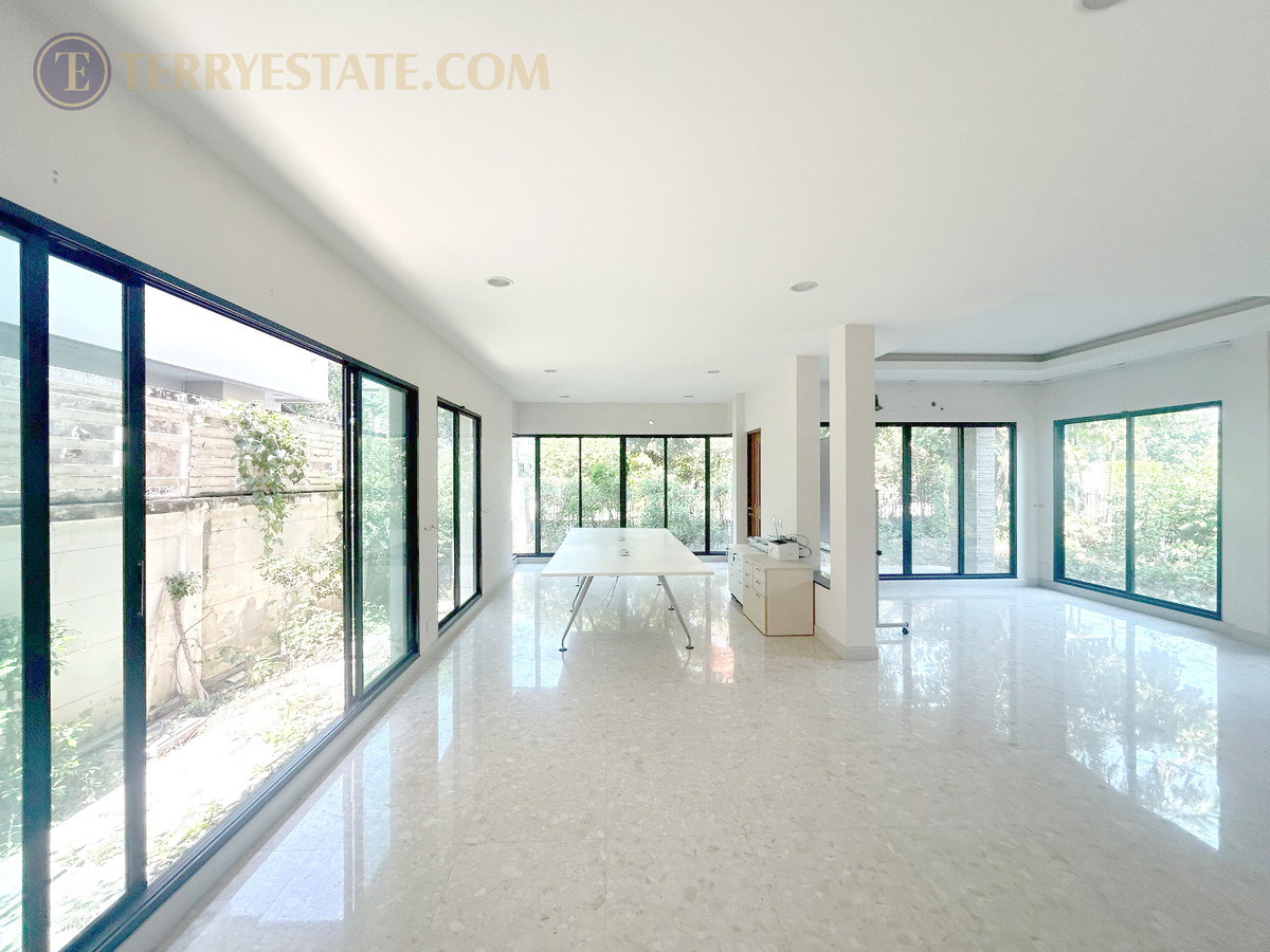 ขายบ้านพระราม 5 ราชพฤกษ์ บางกรวย : ขาย บ้านเดี่ยว แกรนด์ บางกอก บูเลอวาร์ด ราชพฤกษ์-รัตนาธิเบศร์ ขนาด 122.2 ตร.ว. บ้านหรูฟังก์ชันใหญ่ บนทำเลศักยภาพ