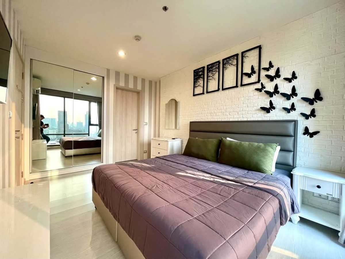 For RentCondoSukhumvit, Asoke, Thonglor : Condo for rent Rhythm Sukhumvit 42 (corner room near BTS Ekkamai) (Rt-01)