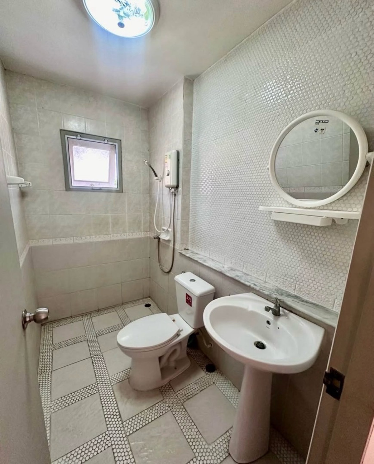 For RentHouseChaengwatana, Muangthong : 2-story detached house for rent, Chuan Chuen Khae Rai project, Nonthaburi Bypass Road 15, house in good condition, pets allowed.