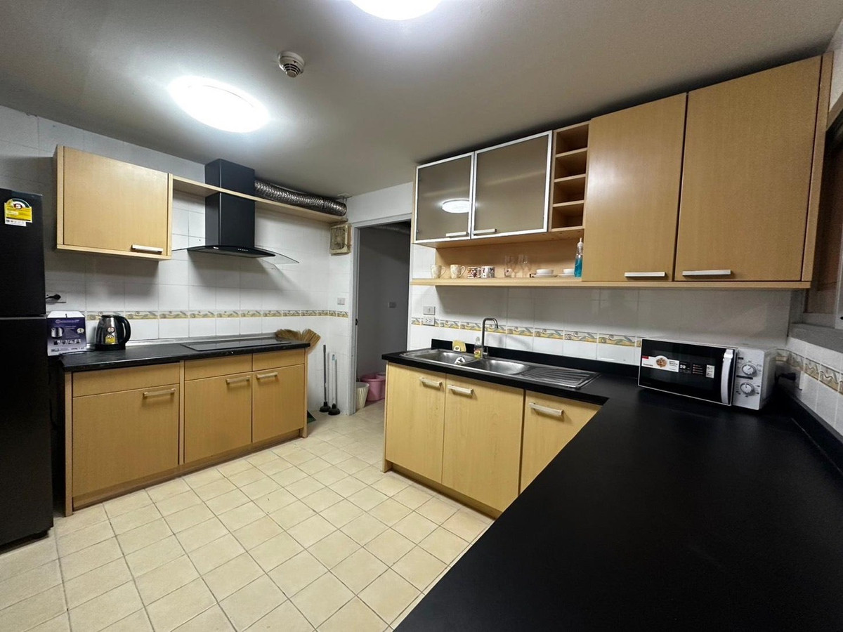 For RentCondoSukhumvit, Asoke, Thonglor : 💎RARE FIND! 3BR For Rent at Taiping Tower Ekkamai 
For rent: Taiping Tower, 3 bedrooms + separate maids room.