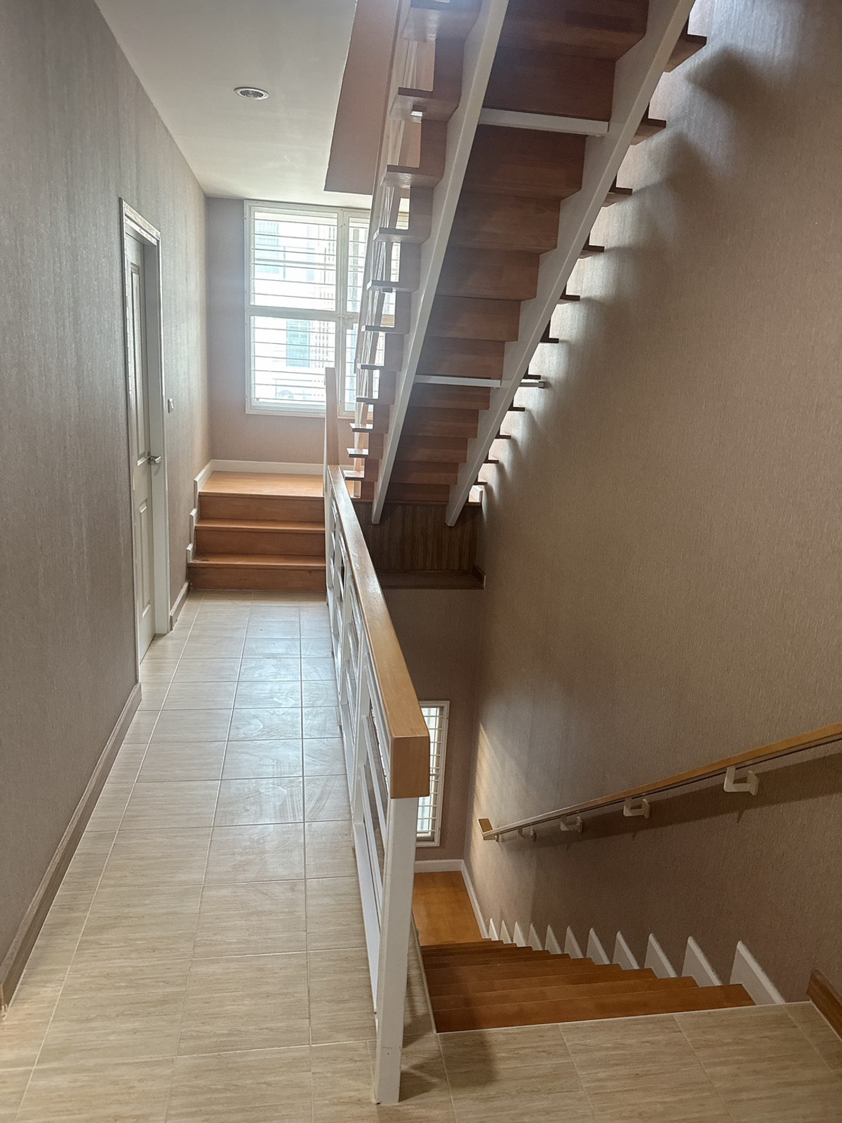 ให้เช่าทาวน์โฮมแจ้งวัฒนะ เมืองทอง : 💥ให้เช่าทาวน์โฮม 3 ชั้น เดอะ แพลนท์ ซิตี้ แจ้งวัฒนะ ข้างอิมแพค ติดทางด่วน💥