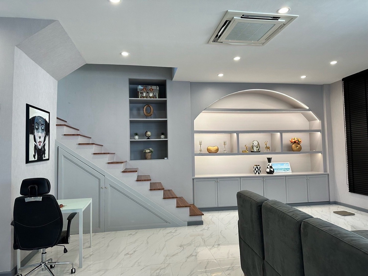 ให้เช่าทาวน์โฮมนวมินทร์ รามอินทรา : ปล่อยเช่า ทาวน์โฮมหรู ซอยรามอินทรา 62 พร้อมเฟอร์นิเจอร์ สามารถเลี้ยงสัตว์ได้