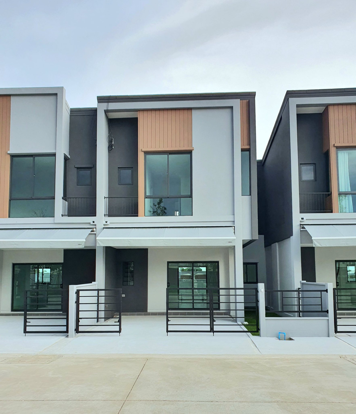 For RentTownhomeBangna, Bearing, Lasalle : RH033226 For rent, 2-story townhome, 3 bedrooms at Pleno Sukhumvit Bangna 2.