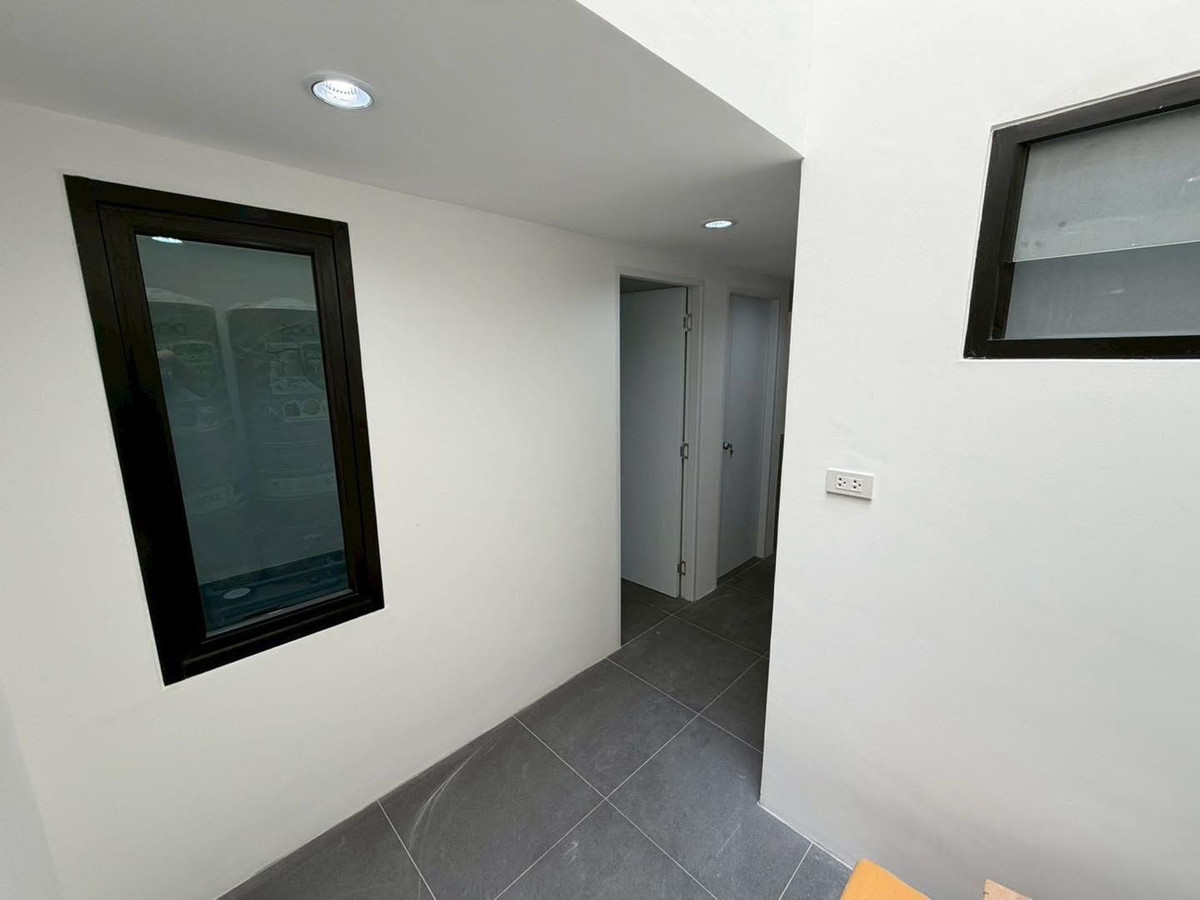 ขายทาวน์โฮมอ่อนนุช อุดมสุข : ขาย ทาวน์โฮมหรู 4.5 ชั้น ทำเลดี รีโนเวทใหม่ ตกแต่งสวยงาม ย่านปุณณวิถี-พระโขนง ใกล้BTS ปุณณวิถี  เพียง 750 เมตร