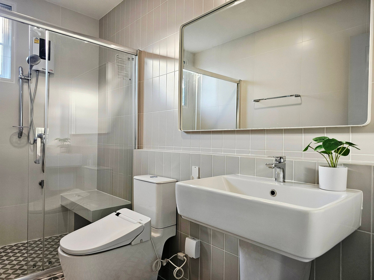 ให้เช่าบ้านบางนา แบริ่ง ลาซาล : ✨ Stunning House for Rent: Chaiyapruk Bangna Km.15 ✨ Prime Location near Suvarnabhumi Airport & International Schools (ASB / Verso)