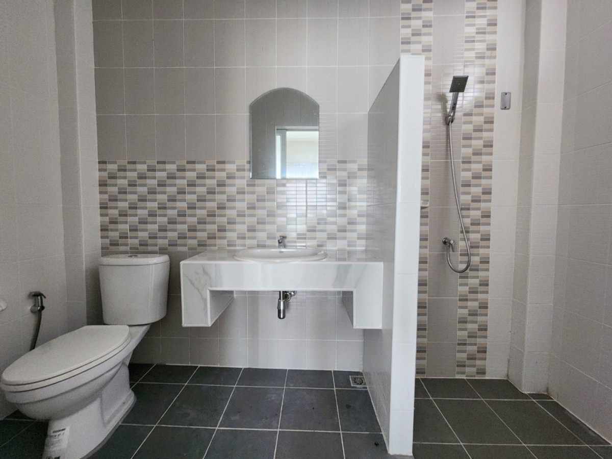 ขายพัทยา บางแสน ชลบุรี สัตหีบ : บ้านแฝดอิสระสไตล์บ้านเดี่ยว อิสระแห่งการพักผ่อน 