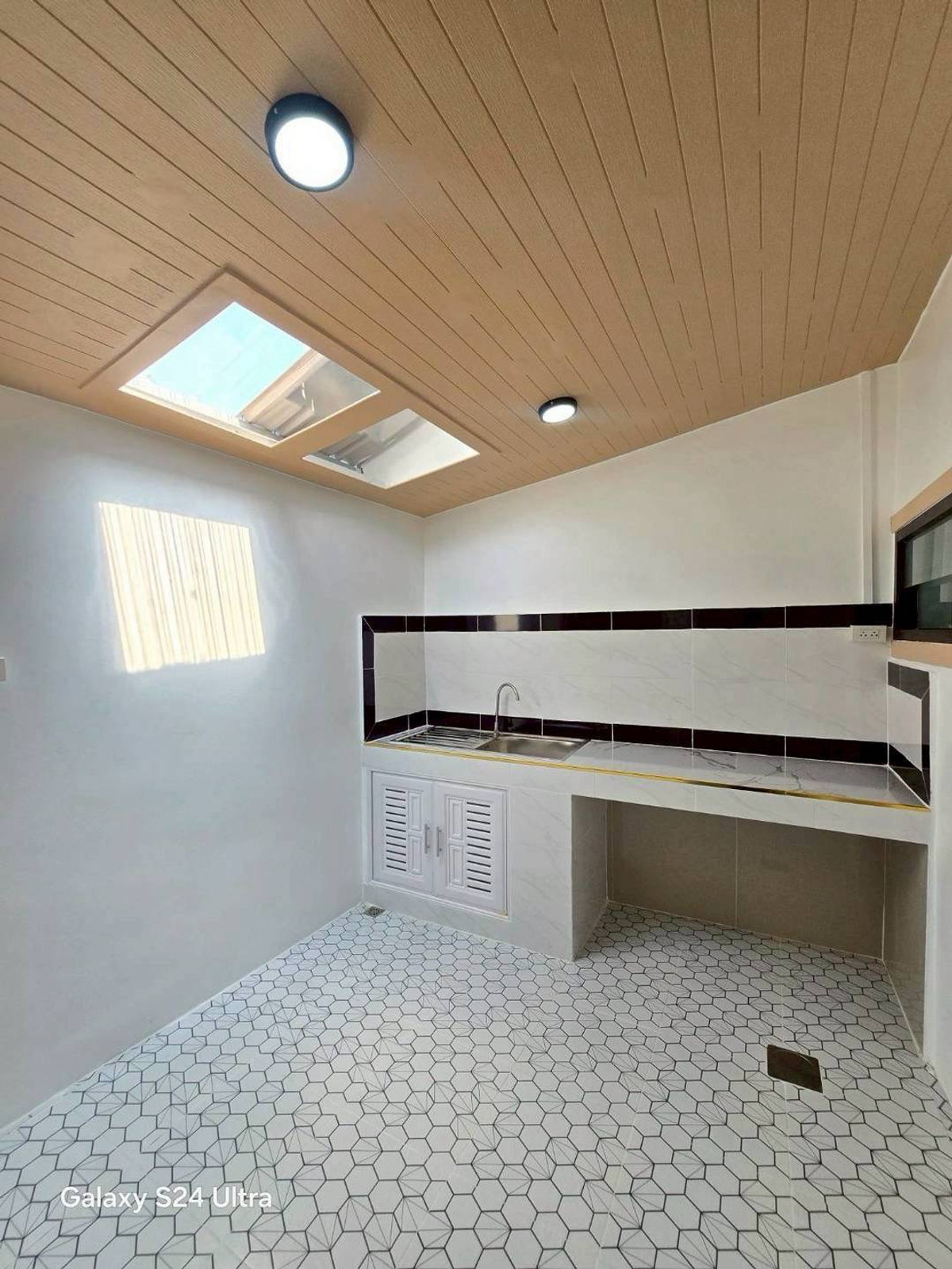 For SaleTownhomeNonthaburi, Bang Yai, Bangbuathong : One-story townhouse for sale, Bua Thong Keha, Sai Noi, 19 sq m, at the beginning of the bus line, newly decorated, free furniture, free transfer.