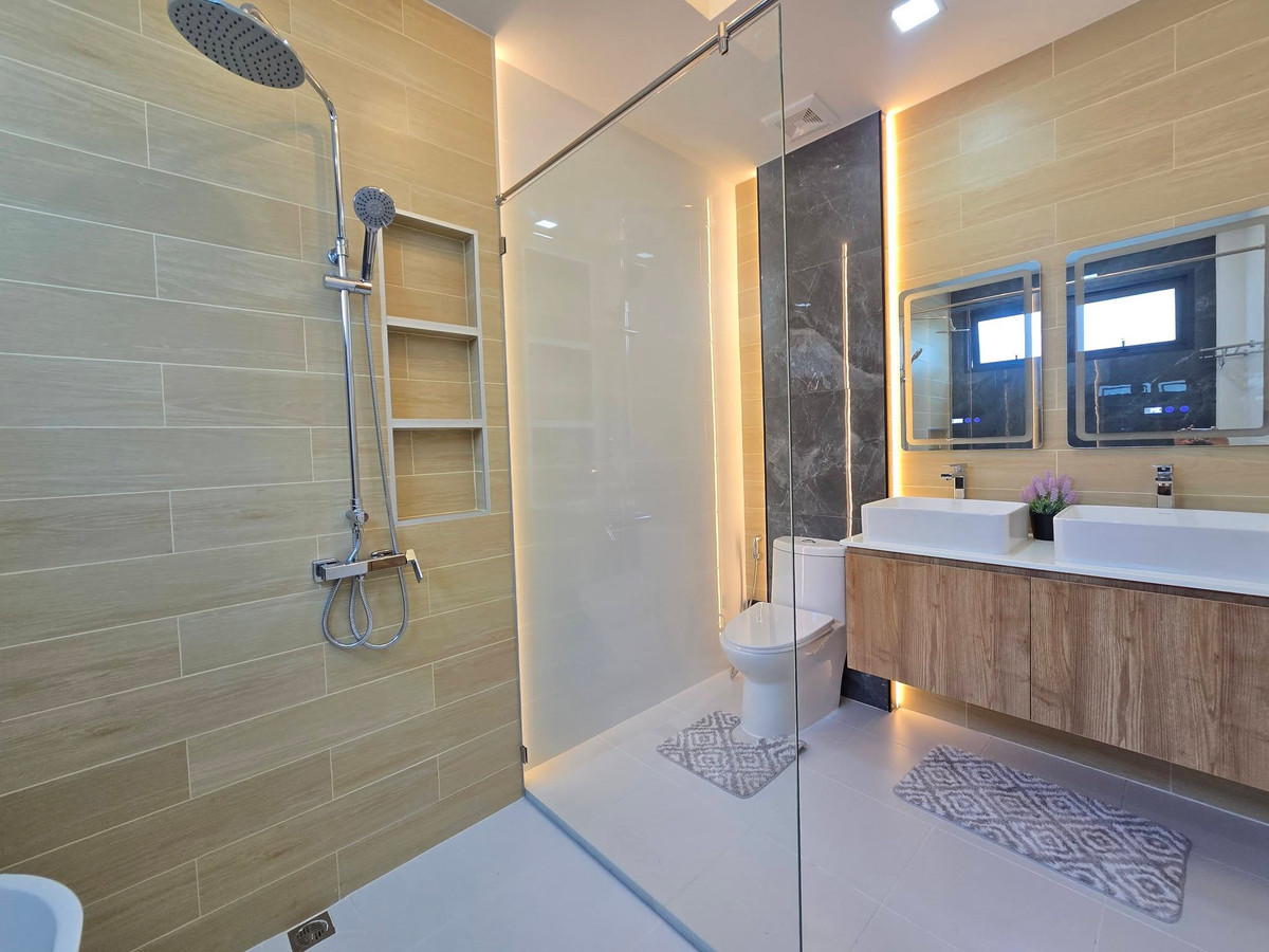 ขายบ้านพัทยา บางแสน ชลบุรี สัตหีบ : เดอะ ไพรเวท พูลวิลล่า พัทยา / 5 ห้องนอน (ขาย), The Private Pool Villa Pattaya / 5 Bedrooms (FOR SALE) BEWN152