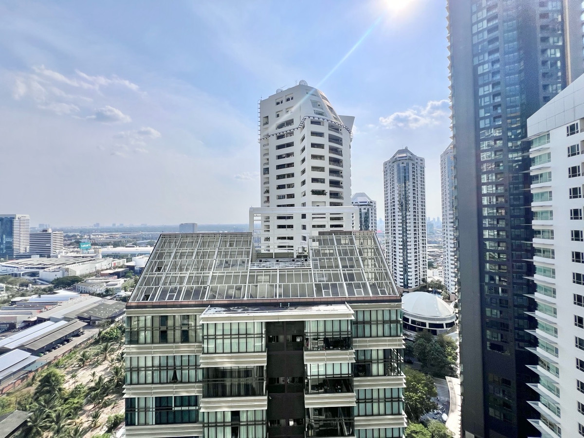 ขายคอนโดสุขุมวิท อโศก ทองหล่อ : 𝐅𝐨𝐫 Sale   : The Emporio Place 2Bed3Bath 102sqm high floor good price