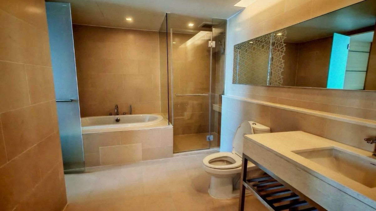 For RentCondoSathorn, Narathiwat : Sathorn Prime Residence for rent, 64 sq m, 25th floor, fully furnished, complete electrical appliances, has bathtub, 32,000 baht, WiFi included.