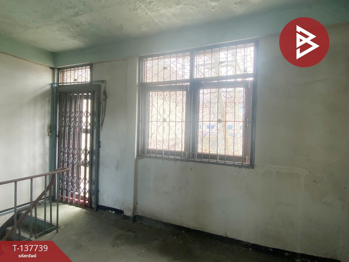 For SaleShop HouseBang kae, Phetkasem : 4-story commercial building for sale, area 24.1 sq m, Bangkok, next to Phetkasem Road, near MRT Bang Khae.