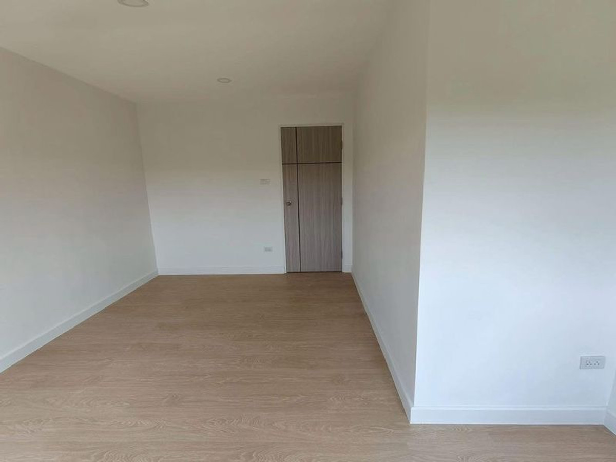 ขายทาวน์โฮมมีนบุรี-ร่มเกล้า : ขายทาวน์โฮม 2 ชั้น หมู่บ้านปรีชา 11 มีนบุรี (Preecha 11 Minburi) ขนาด 16 ตารางวา 2 ห้องนอน ใกล้ MRT สายสีชมพูสถานีเศรษฐบุตรบําเพ็ญ ตกแต่งใหม่ พร้อมอยู่ แขวงมีนบุรี เขตมีนบุรี กรุงเทพมหานคร