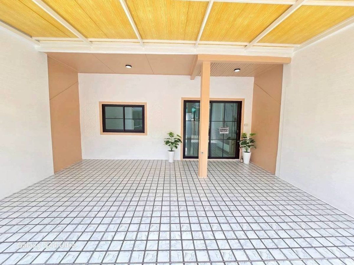 For SaleTownhomeNonthaburi, Bang Yai, Bangbuathong : One-story townhouse for sale, Bua Thong Keha, Sai Noi, 19 sq m, at the beginning of the bus line, newly decorated, free furniture, free transfer.