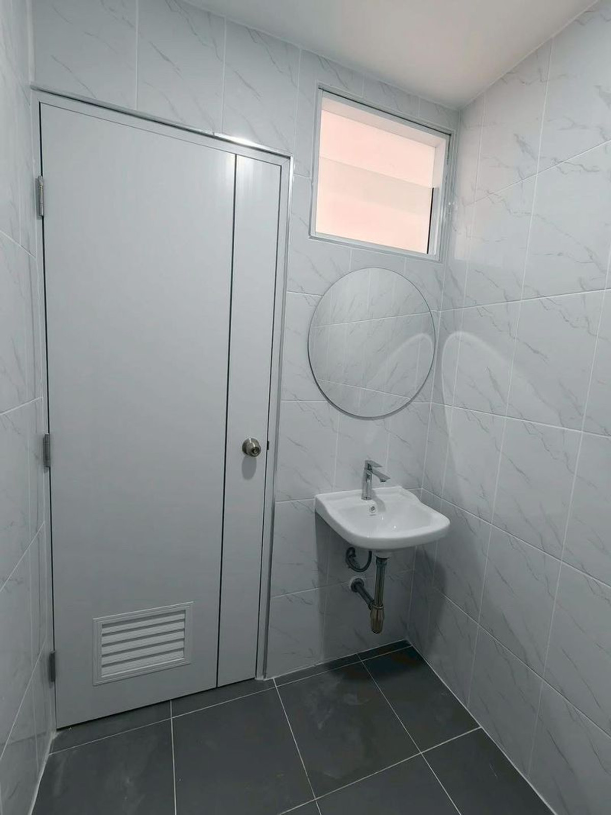 ขายทาวน์โฮมมีนบุรี-ร่มเกล้า : ขายทาวน์โฮม 2 ชั้น หมู่บ้านปรีชา 11 มีนบุรี (Preecha 11 Minburi) ขนาด 16 ตารางวา 2 ห้องนอน ใกล้ MRT สายสีชมพูสถานีเศรษฐบุตรบําเพ็ญ ตกแต่งใหม่ พร้อมอยู่ แขวงมีนบุรี เขตมีนบุรี กรุงเทพมหานคร