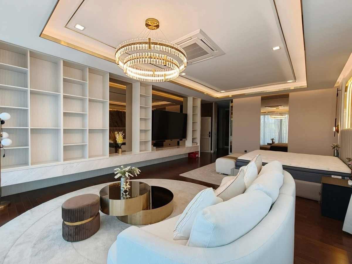 ขายบ้านพัฒนาการ ศรีนครินทร์ : ✨ขายบ้านหรู 3 ชั้น โครงการGrand Bangkok Boulevard East Rama 9 หน้าบ้านไม่ชนใคร