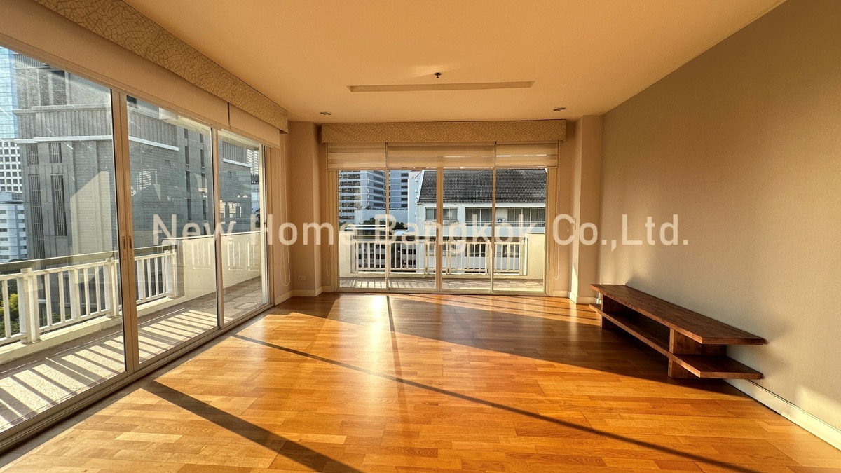 For RentCondoSathorn, Narathiwat : Luxury Condo for Rent – Sathorn | 250 sqm Corner Unit