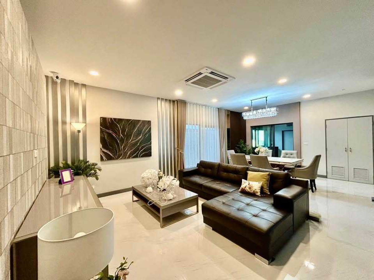 For RentHouseBangna, Bearing, Lasalle : Luxury House for Rent Bangna | Family Home Prime Location | Near BTS Bangna | 160,000 THB/Month | Luxury house for rent Bangna, good location, suitable for families, near BTS Bangna 160,000 baht/month - LTH14787