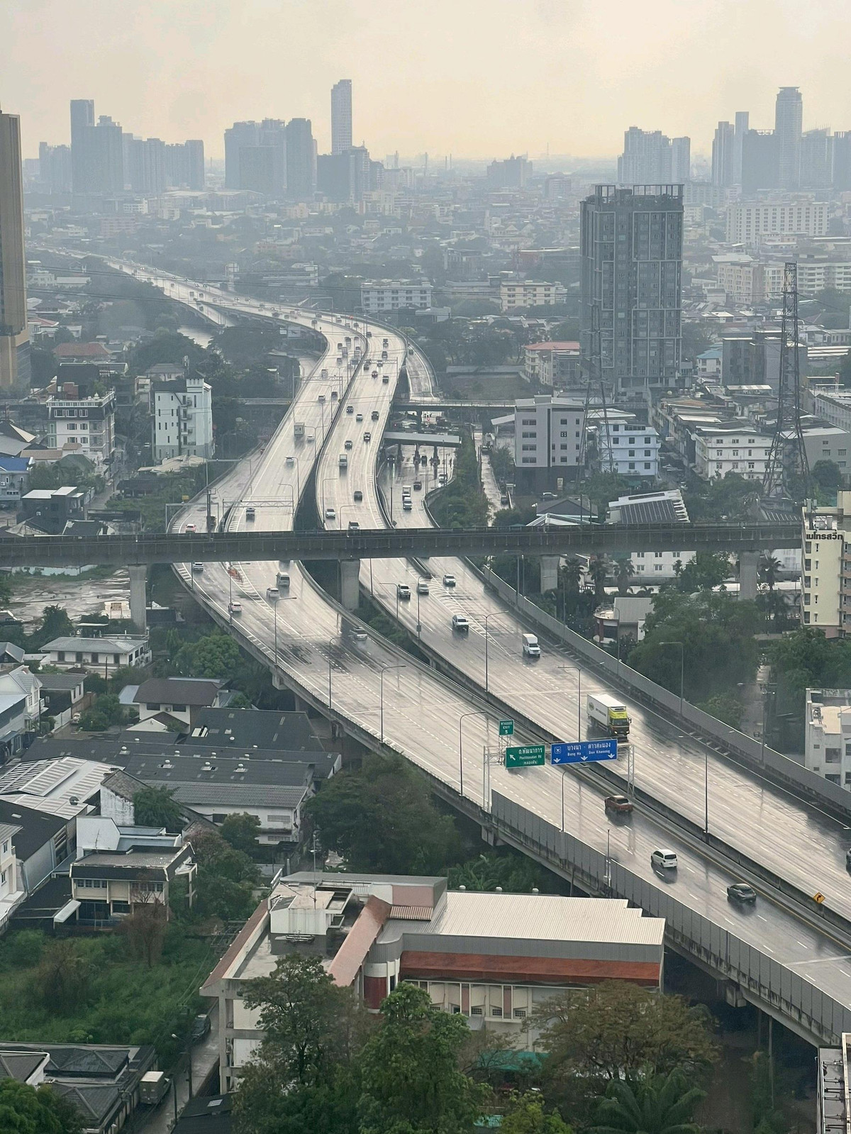 For RentCondoRama9, Petchburi, RCA : The Base Garden Rama9
Rent only 14,000, ready to reserve, negotiable, 1 bedroom, appointment to view 065-451-9256 Ning