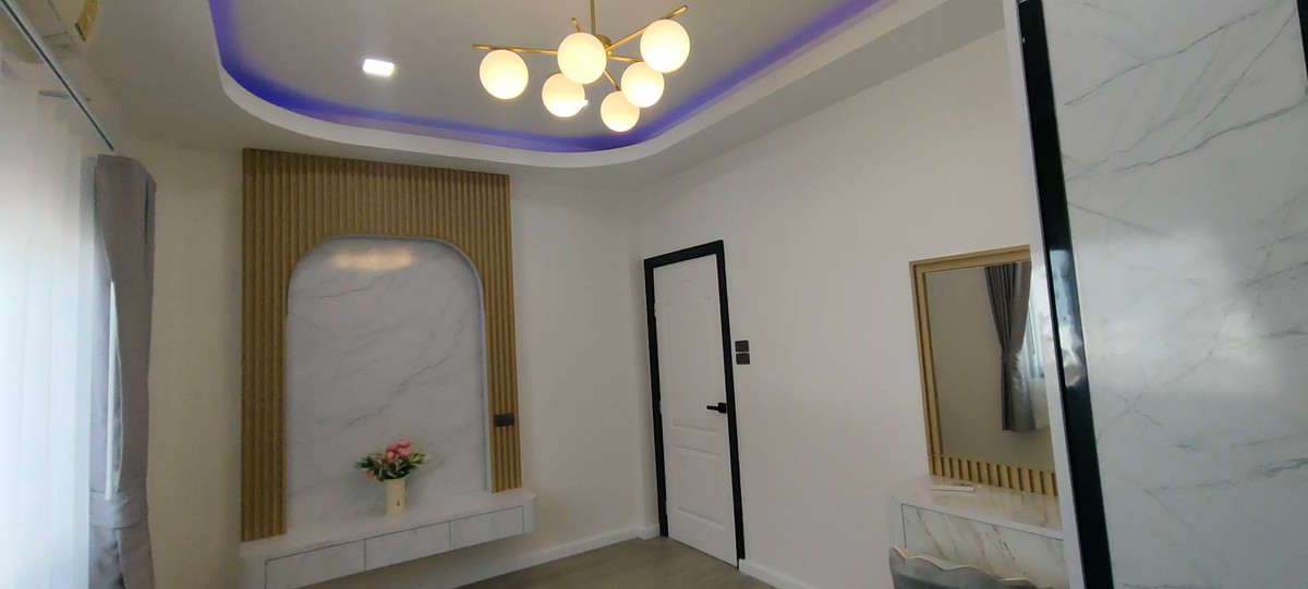 For SaleTownhomePattaya, Bangsaen, Chonburi : Chatkaew Group Village Phase 1 / 2 Bedrooms (FOR SALE) BEWN141