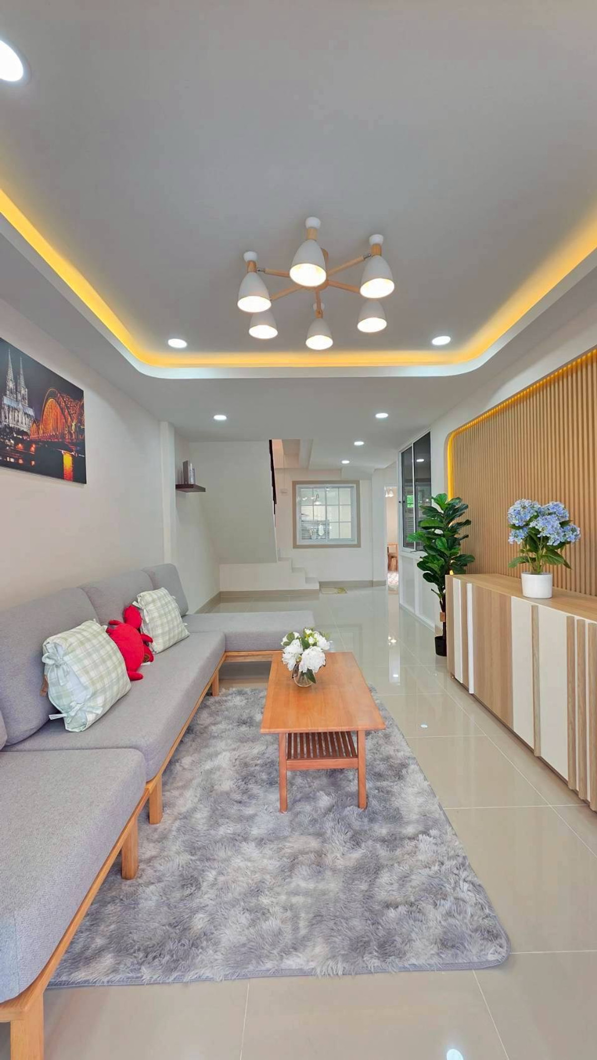 ขายทาวน์โฮมนนทบุรี บางใหญ่ บางบัวทอง : ขายทาวน์เฮ้าส์พระปิ่น 3 หลังริม 30 ตร.ว. 4 นอน มีระเบียงเทอเรส ติดถนนกาญจนาฯ ฟรีโอน