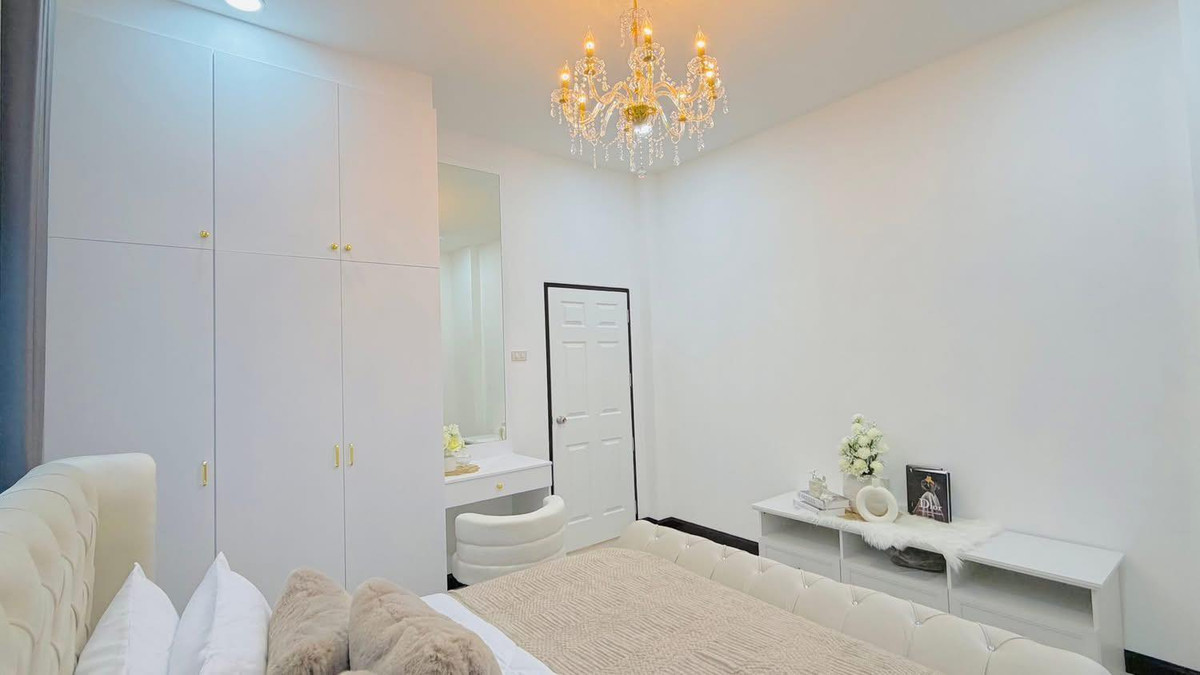 For SaleHousePattaya, Bangsaen, Chonburi : Classic Home 4 / 3 Bedrooms (For Sale), Classic Home 4 / 3 Bedrooms (FOR SALE) BEWN138