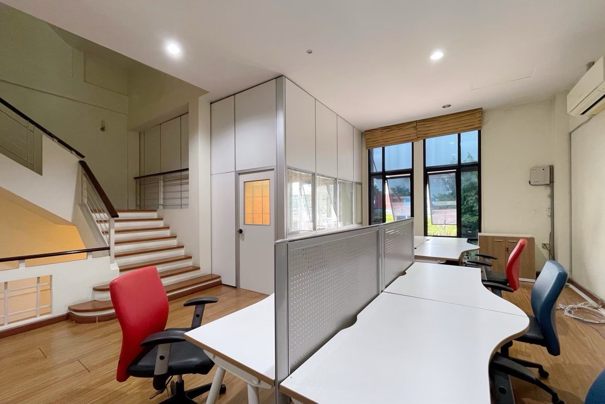 ให้เช่าโฮมออฟฟิศบางนา แบริ่ง ลาซาล : โฮมออฟฟิต 4 ชั้น ตกแต่งสวยงาม ให้เช่า ย่านบางนา ใกล้ตลาดเซฟวันโก บางนา