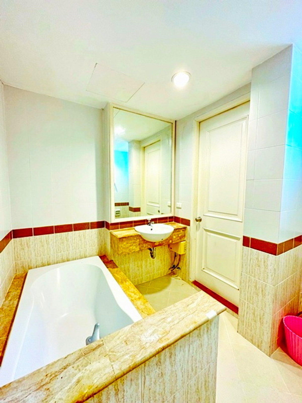 ให้เช่าทาวน์โฮมอ่อนนุช อุดมสุข : ทาวน์โฮมหรู 4 ชั้นฟังก์ชันครบ 3 นอน 4 น้ำ อ่อนนุช ใกล้BTSปุณณวิถี 1.47กม. โลตัส วชิรธรรม7 800ม. 20 ตร.ว. 240 ตร.ม. ตลาดอุดมสุข 1.6 กม