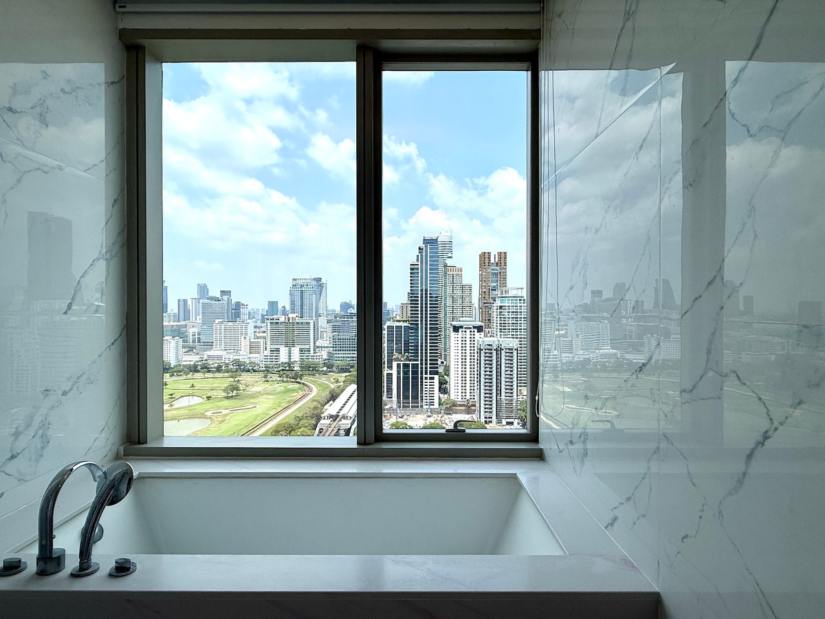 ให้เช่าคอนโดวิทยุ ชิดลม หลังสวน : คอนโด 4 ห้องนอน พื้นที่กว้างขวาง อยู่ใกล้สยามสแคว