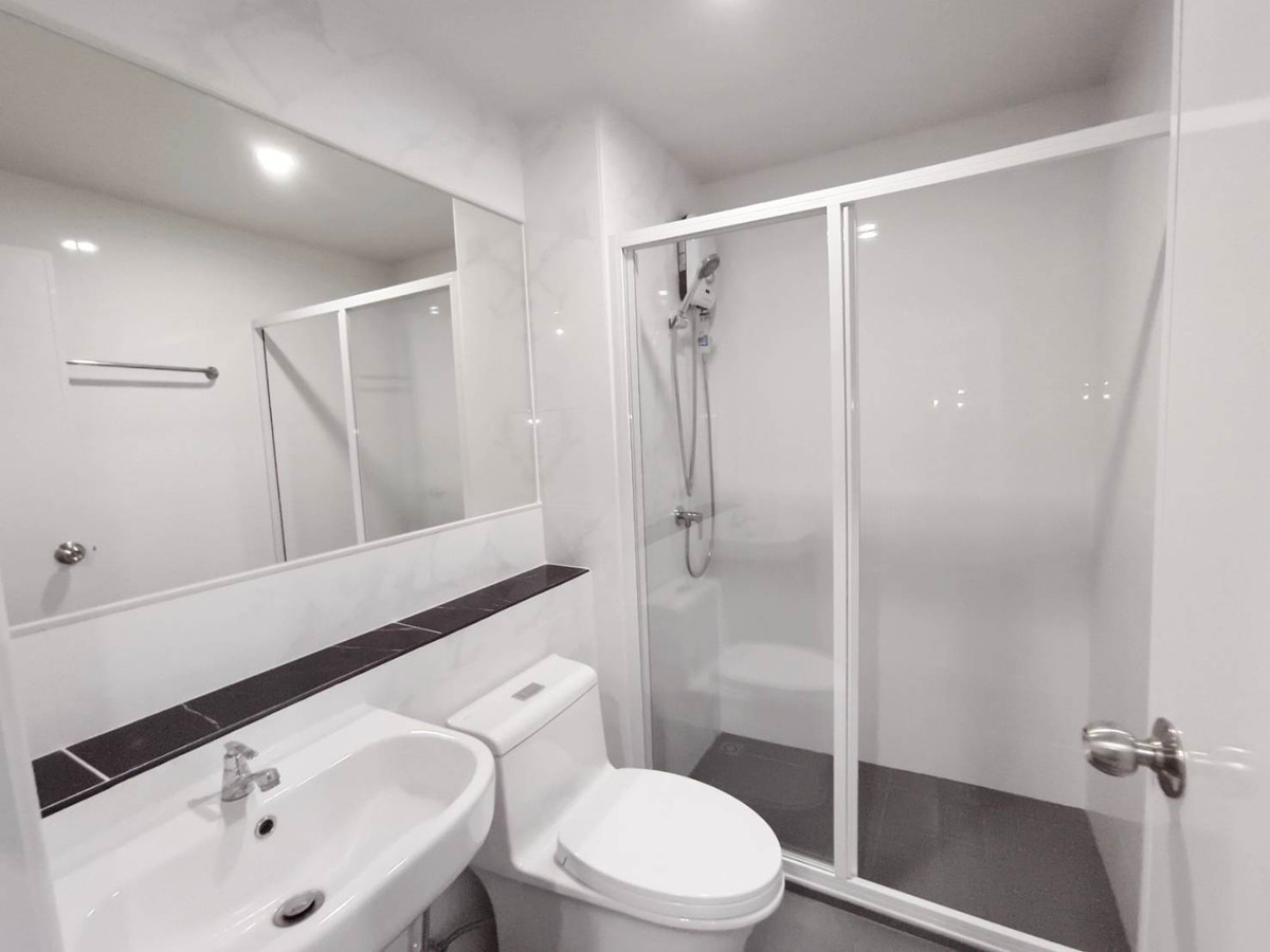 ให้เช่าคอนโดรามคำแหง หัวหมาก : ✨🏙️ เดิน 3 นาทีถึง ARL หัวหมาก | วิวสระน้ำ เฟอร์ครบ | RYE Huamak 🚆💦