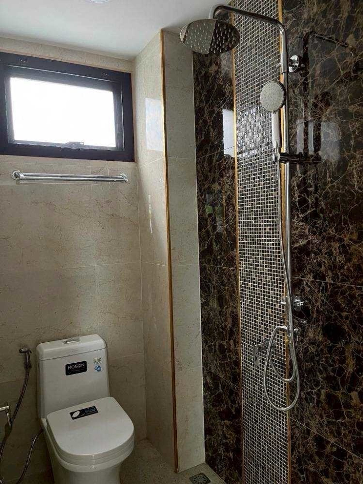 ให้เช่าทาวน์โฮมรัชดา ห้วยขวาง : ให้เช่า Townhome อยู่เจริญรัชดาซอย 3 🏜🎡🚆Yu Charoen Ratchada Soi 3 連棟別墅出租