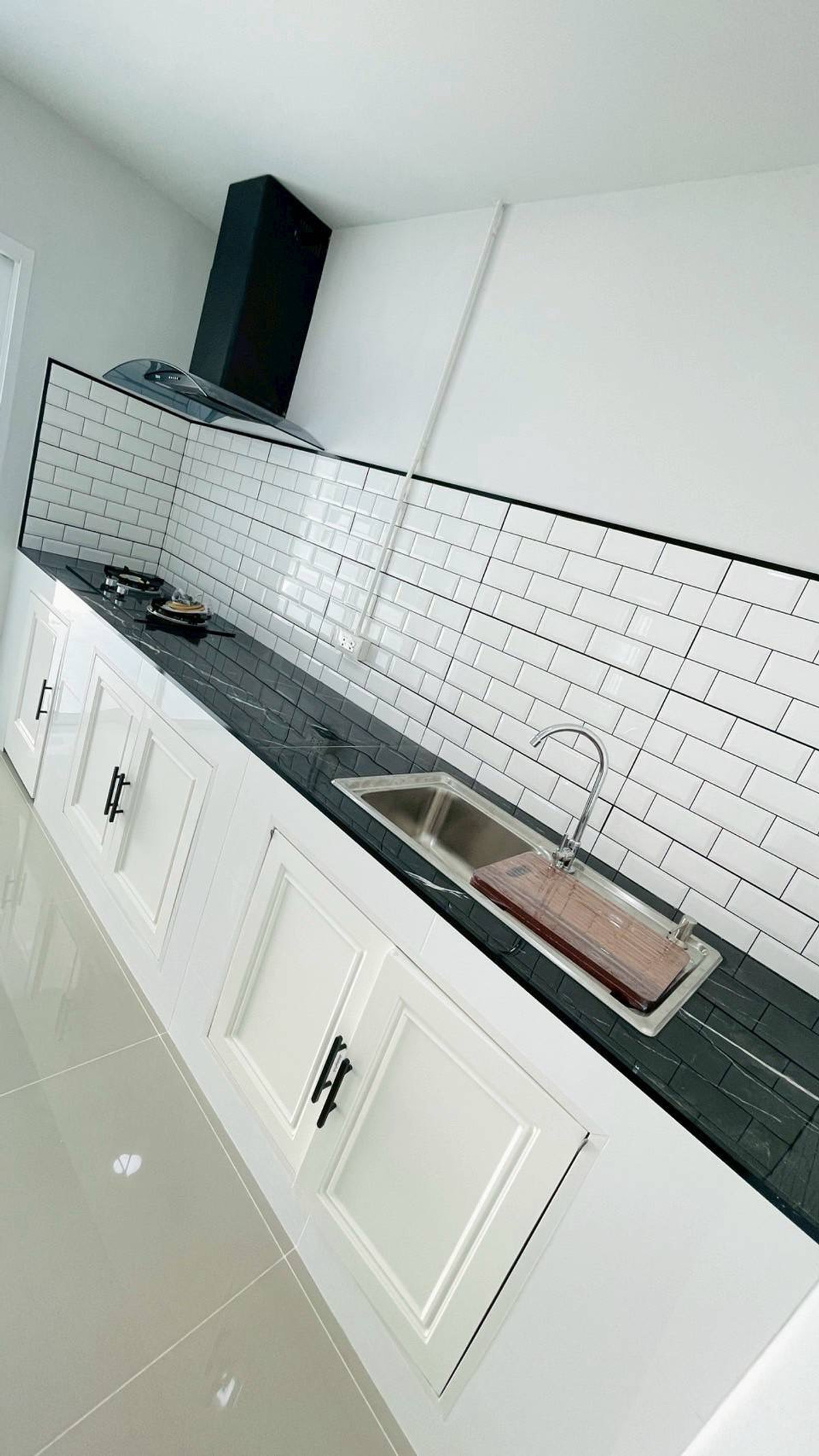 ขายทาวน์โฮมนนทบุรี บางใหญ่ บางบัวทอง : ขายทาวน์เฮาส์บุศรินทร์ L&H บ้านกล้วย-ไทรน้อย 20.5 ตร.ว. ใกล้ MRT คลองบางไผ่ ฟรีโอน