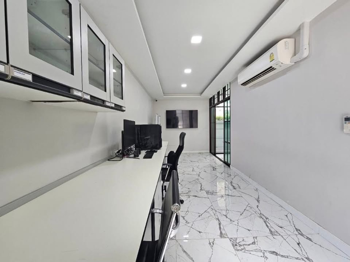 For SaleHome OfficeKaset Nawamin,Ladplakao : District Ekkamai - Ramintra / 2 Bedrooms (FOR SALE) MNT026