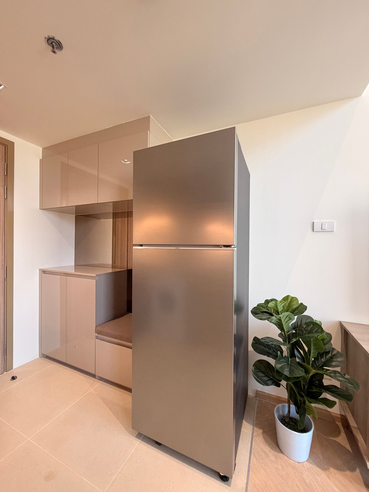 For RentCondoWongwianyai, Charoennakor : Loft Duplex room, fully furnished, ready to move in, free WiFi throughout the contract.