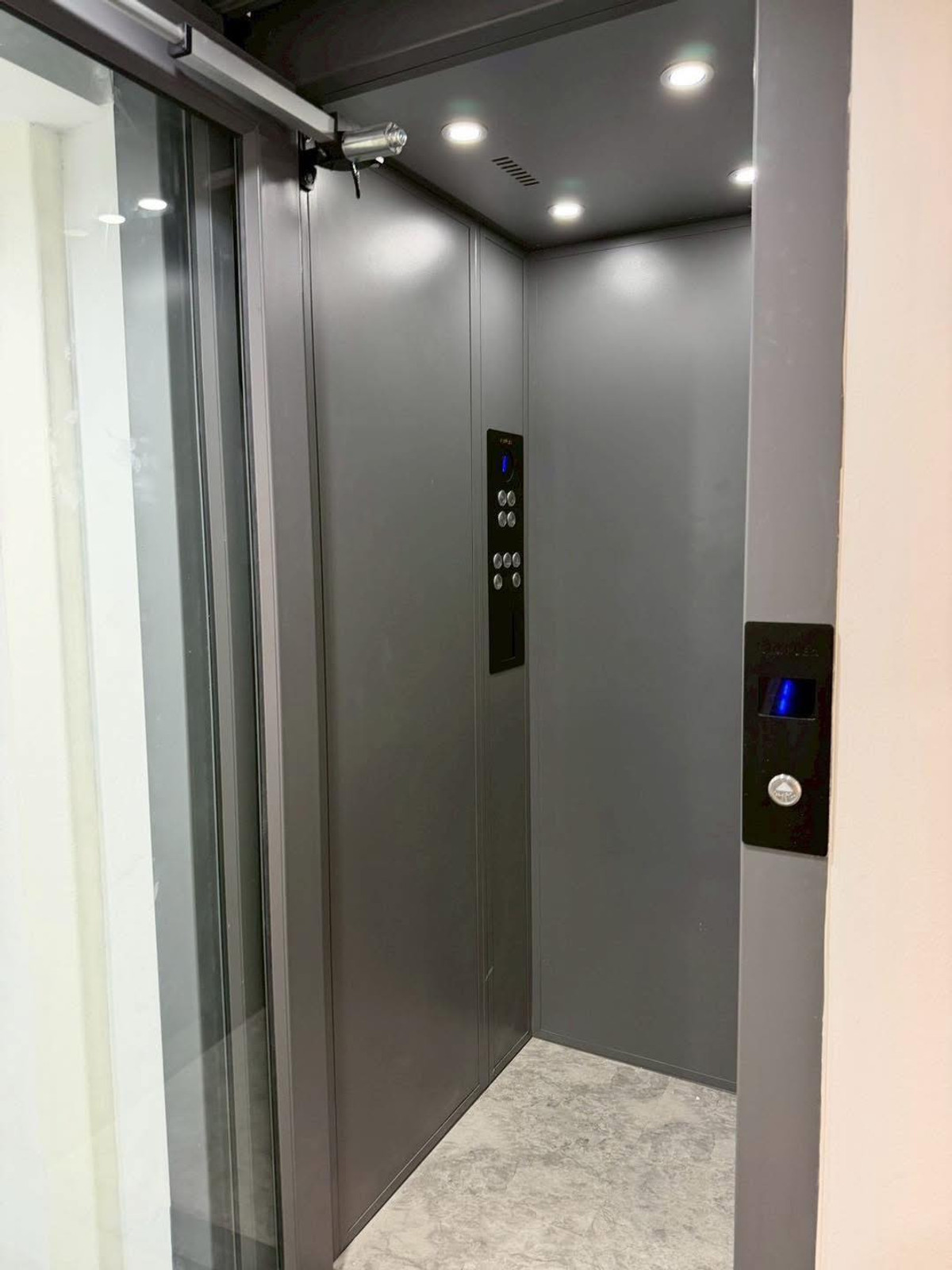 ขายทาวน์โฮมอ่อนนุช อุดมสุข : ขาย ทาวน์โฮมหรู 4.5 ชั้น ทำเลดี รีโนเวทใหม่ ตกแต่งสวยงาม ย่านปุณณวิถี-พระโขนง ใกล้BTS ปุณณวิถี  เพียง 750 เมตร