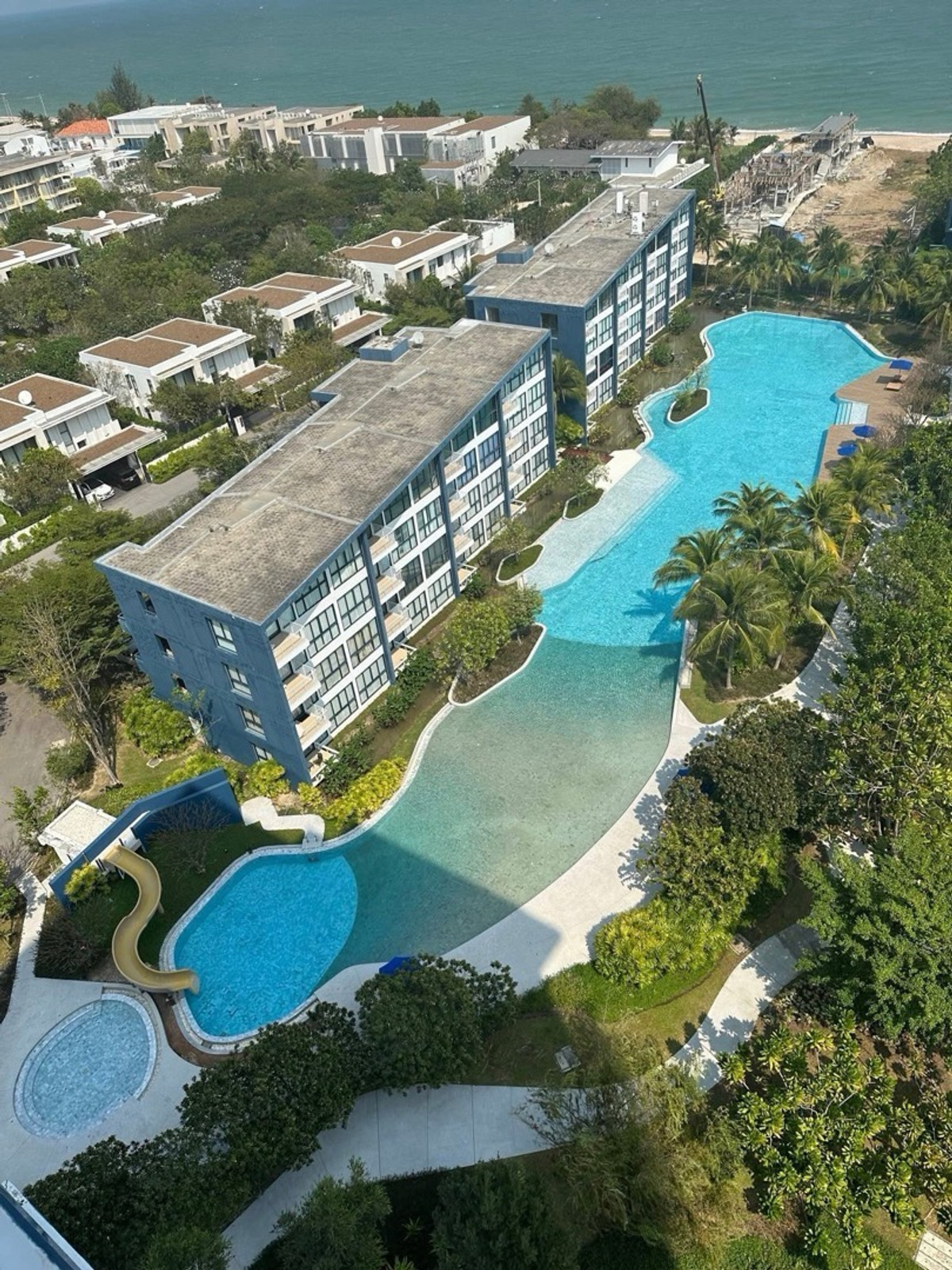 For SaleCondoCha-am Phetchaburi : Baan Thew-Talay Blue Sapphire Condo for Sale 3 Bedroom 158 sq.m 180 Degree Sea View Large Balcony Beachfront Next to Baba Beach Club Cha-am Hua Hin