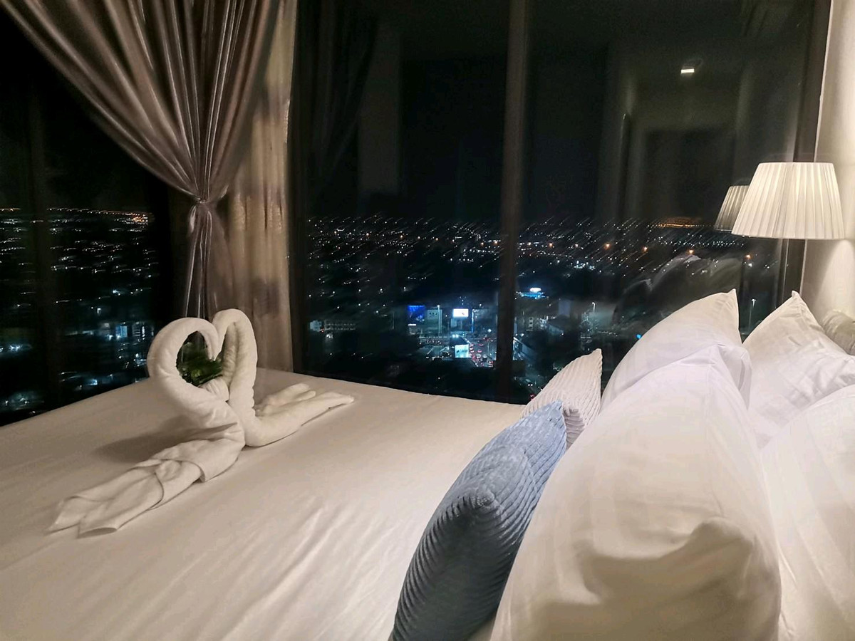 ให้เช่าคอนโดพัทยา บางแสน ชลบุรี สัตหีบ : Posh Pattaya​ ห้องมุม วิวทะเล+city