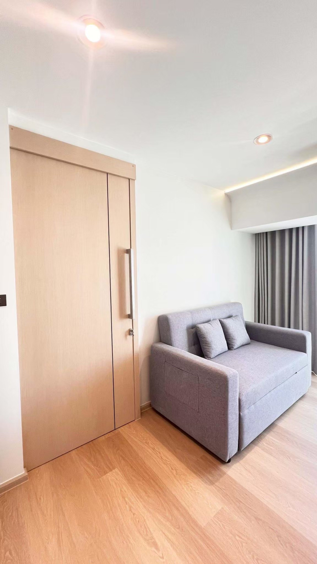 ให้เช่าคอนโดสุขุมวิท อโศก ทองหล่อ : ใช้เช่าคอนโด ทองหล่อทาวเวอร์ ชั้น16 ห้องใหม่เอี่ยมสวยมาก ทำห้องใหม่กว่า5 แสนบาท 0935596442 คุณลิตา