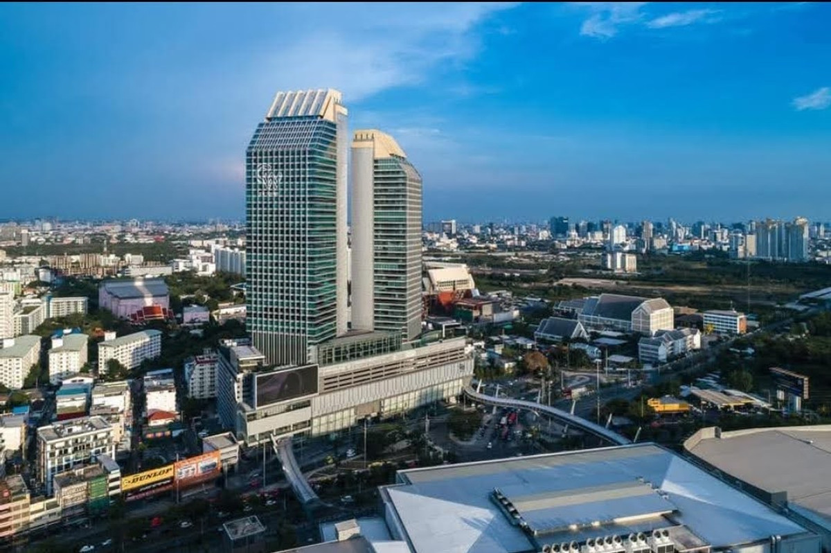For RentOfficeRatchadapisek, Huaikwang, Suttisan : CW Tower, office building for rent. Next to Ratchadaphisek Road, near The Street Ratchada, decorated area 50 sq m., rent 41,000 baht*/month.