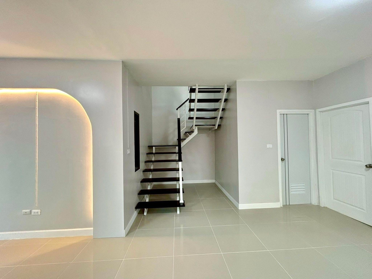 ขายทาวน์โฮมปทุมธานี รังสิต ธรรมศาสตร์ : ขายทาวน์เฮาส์พฤกษา 64/2 คลองสาม หลังมุม 24 ตร.ว. แต่งใหม่พร้อมอยู่ ฟรีโอน