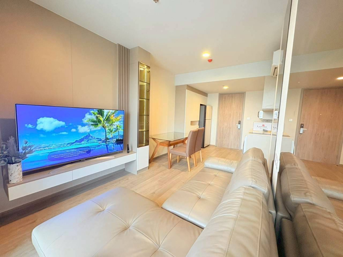 For RentCondoKhlongtoei, Kluaynamthai : Condo for rent, The Crown Residence (45 sq m.), 1 bedroom, 1 bathroom, Benjakitti Park view.