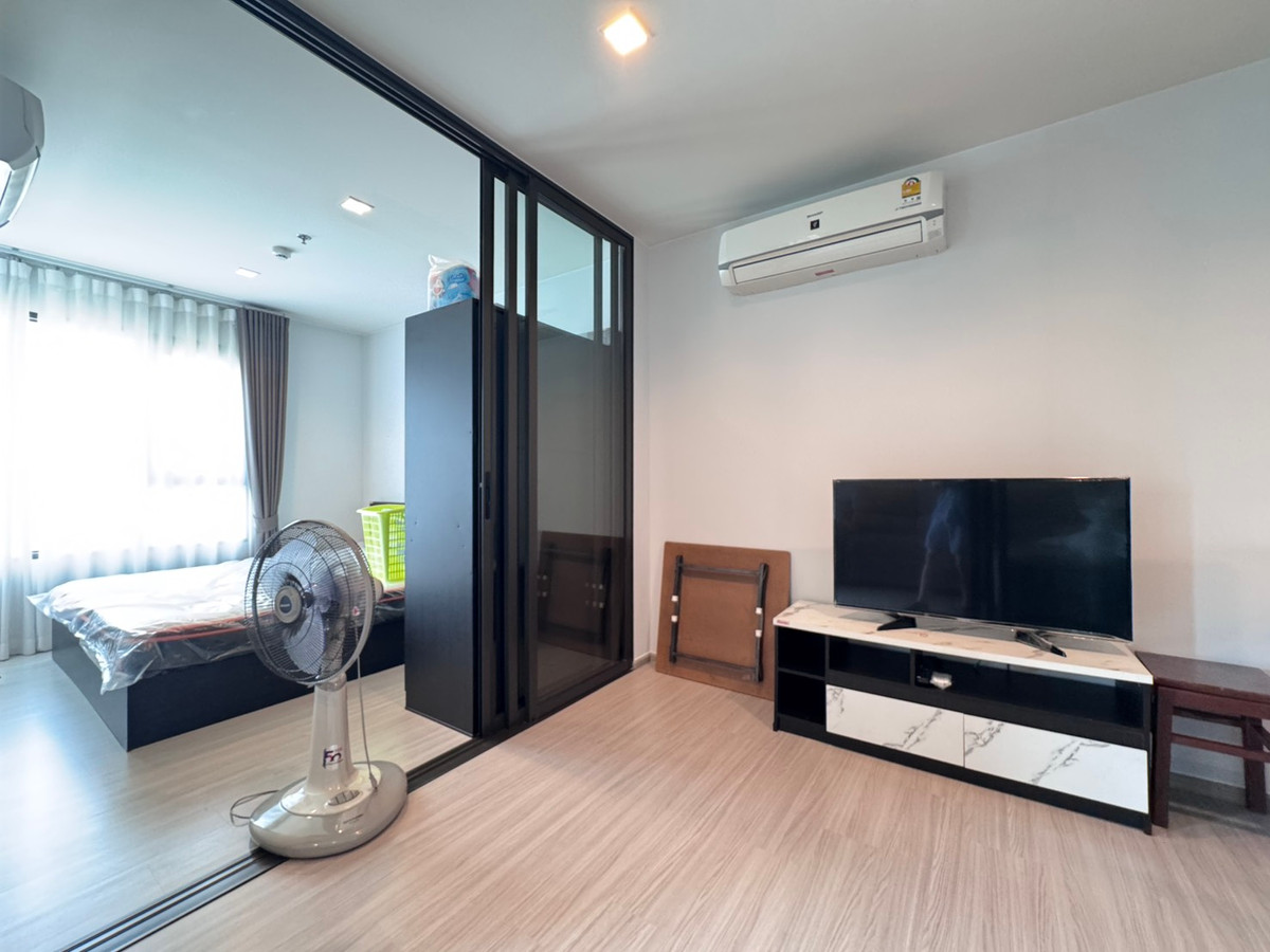 For RentCondoThaphra, Talat Phlu, Wutthakat : Wide room 35 sq m. 1 bedroom plus, Life Sathorn Sierra Condo near BTS Talat Phlu, available for rent, please inquire.