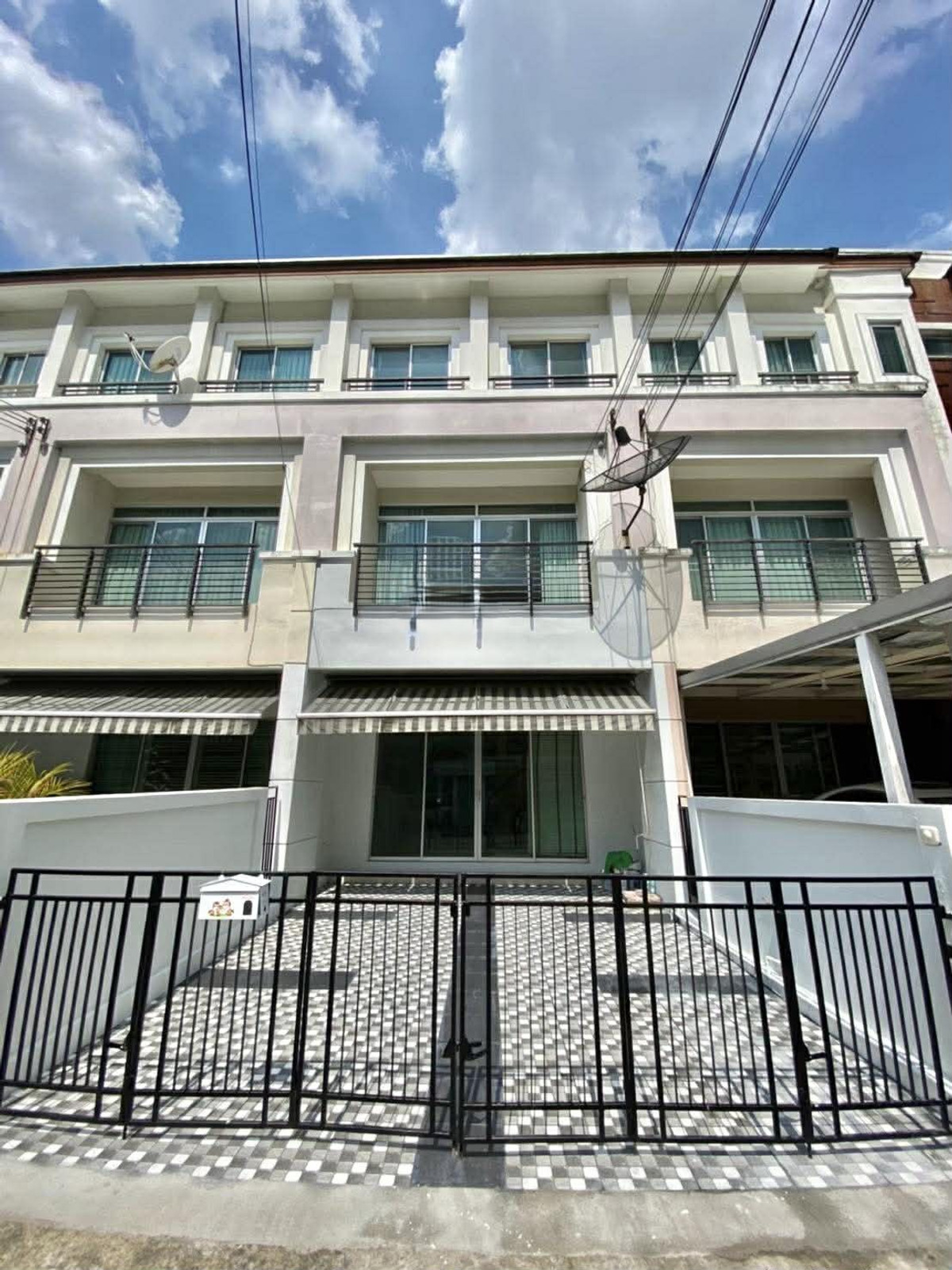 ให้เช่าทาวน์โฮมพัฒนาการ ศรีนครินทร์ : ให้เช่า บ้านกลางเมือง เออร์บาเนี่ยน พระราม 9 – วงแหวน