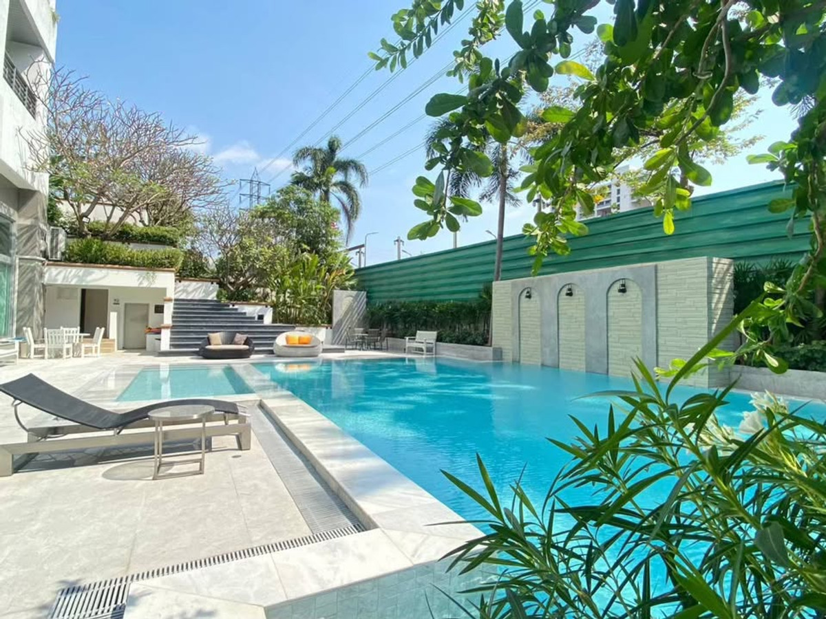 For RentCondoWitthayu, Chidlom, Langsuan, Ploenchit : +++Urgent rent Royal Residence Park *** 4 bedrooms, 3 bathrooms, size 275 sq m., fully furnished, ready to move in+++